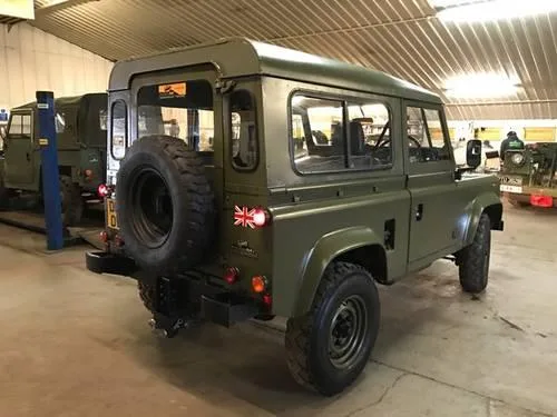 Land Rover® 90 * Low Mileage and Power Steering* (DWP)