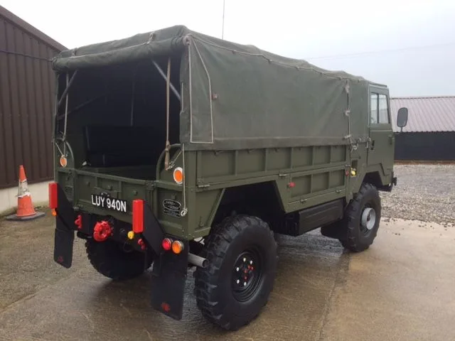 Land Rover ® 101 Forward Control GS *The Diecast Model* (LUY)