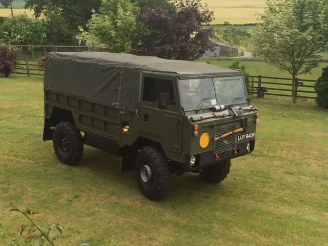 Land Rover ® 101 Forward Control GS *The Diecast Model* (LUY)