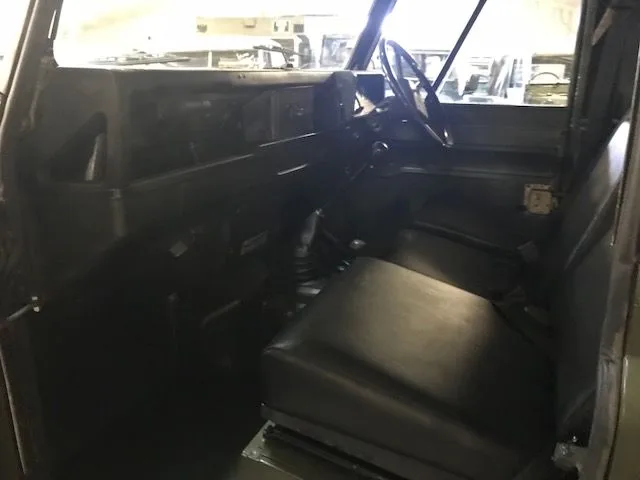 Land Rover ® 90 in Drab Olive (VSH)