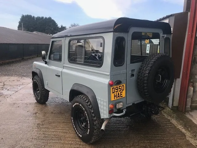 Land Rover ® 90  *Matching Numbers - USA Exportable* (HAE)