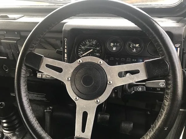 Land Rover ® 90  *Matching Numbers - USA Exportable* (HAE)