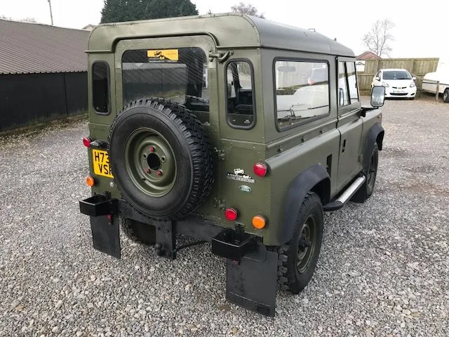 Land Rover ® 90 in Drab Olive (VSH)