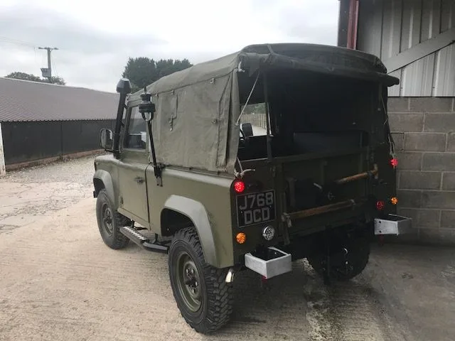 Land Rover ® 90 *Ex-Royal Marines Winterised Ragtop* (DCD)