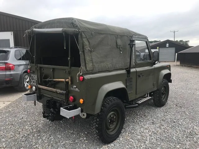 Land Rover ® 90 *Ex-Royal Marines Winterised Ragtop* (DCD)