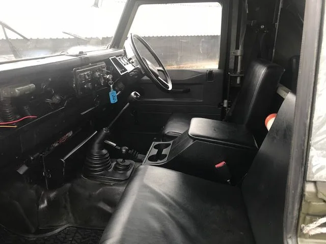 Land Rover ® 90 *Ex-Royal Marines Winterised Ragtop* (DCD)