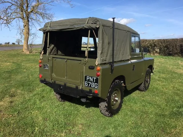 Land Rover® Series 2a *Soft Top* (PNT)