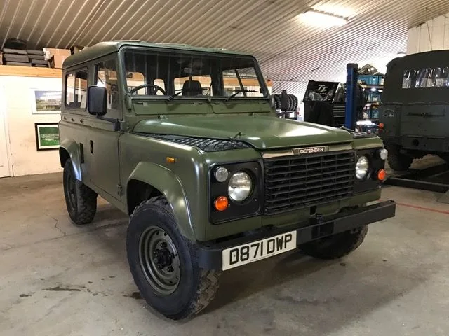 Land Rover® 90 * Low Mileage and Power Steering* (DWP)