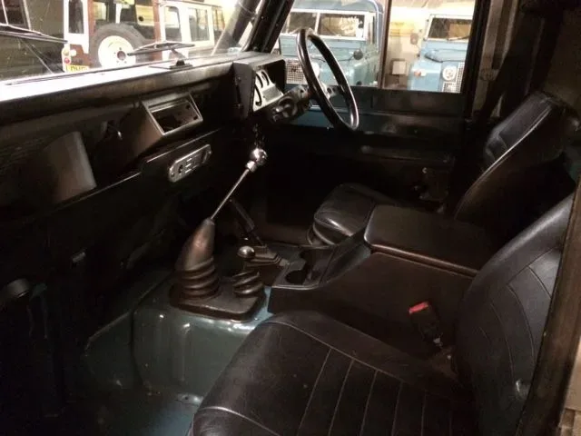 Land Rover® 90 “Ragtop” in Marine Blue (1985)