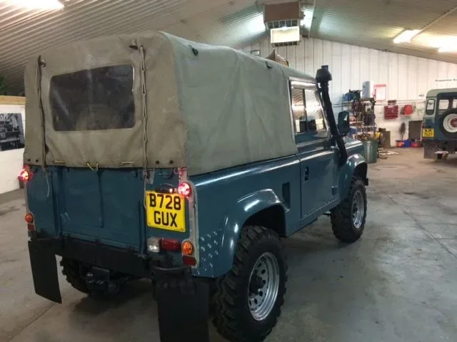 Land Rover® 90 “Ragtop” in Marine Blue (1985)