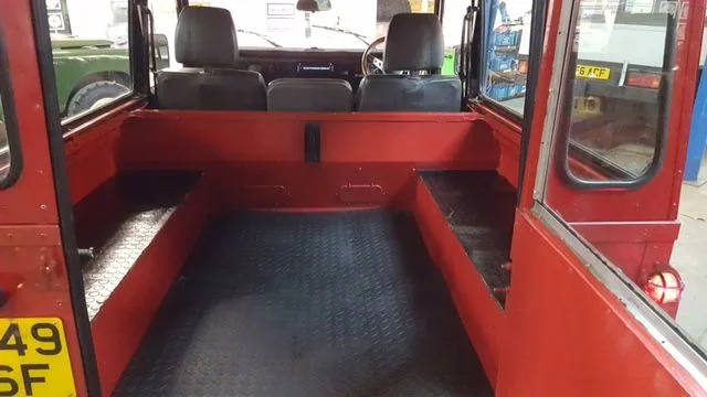 Land Rover® Defender 90 (FSF)