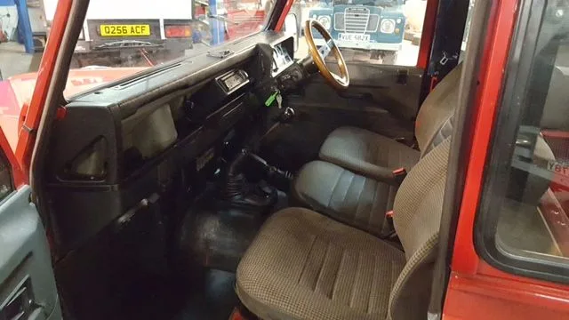 Land Rover® Defender 90 (FSF)