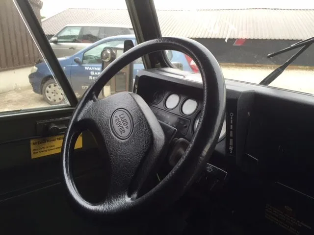 Land Rover® 110 Tithonus LHD (TUJ)