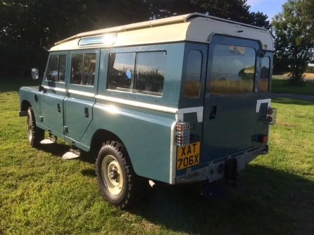 Land Rover® 109 Station Wagon *Galvanised Chassis* (XAT)
