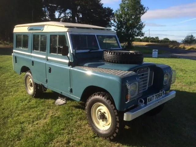 Land Rover® 109 Station Wagon *Galvanised Chassis* (XAT)