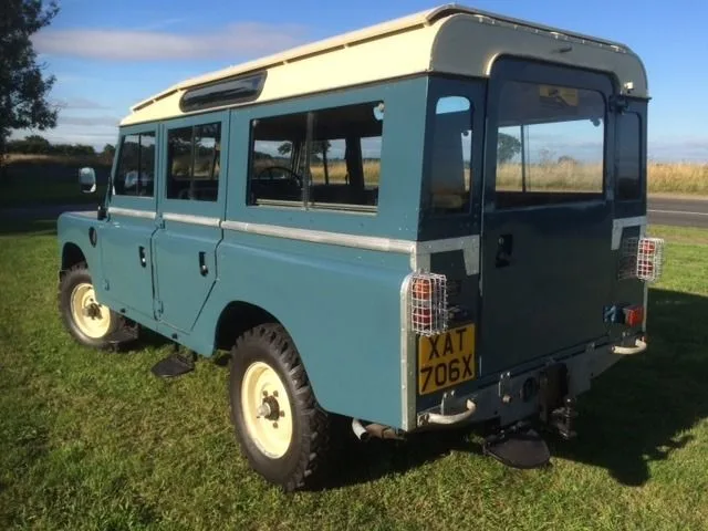 Land Rover® 109 Station Wagon *Galvanised Chassis* (XAT)