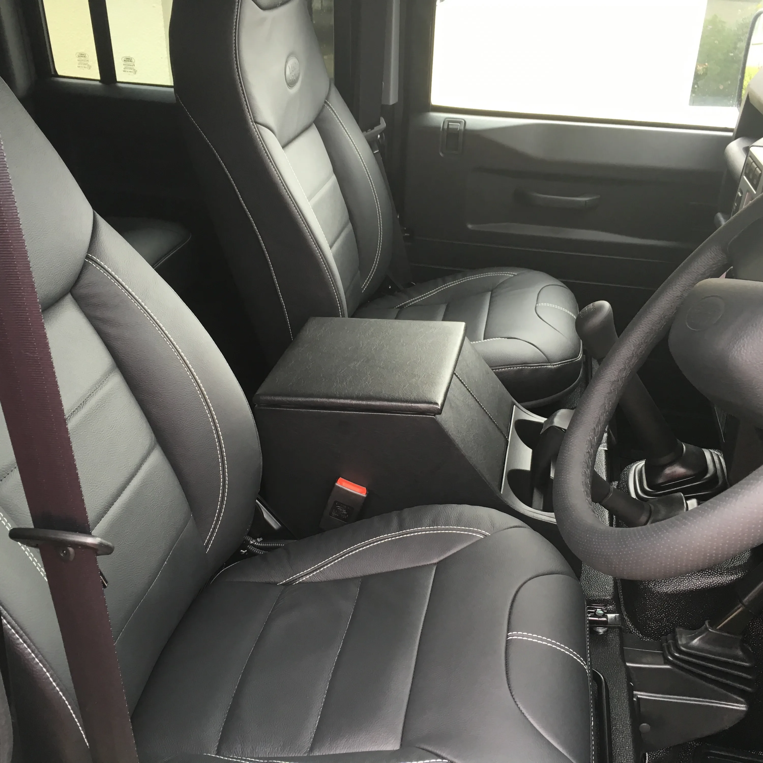 Land Rover® Defender 110 XS *NEW* (LVR)
