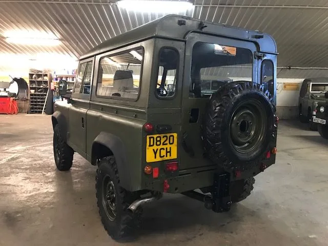 Land Rover ® 90 *Ex-Military* (YCH)