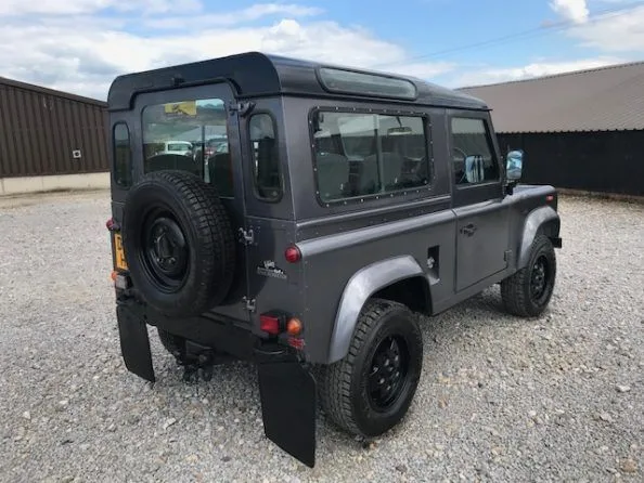 Land Rover ® 90 *Petrol - Exportable* (HPO)