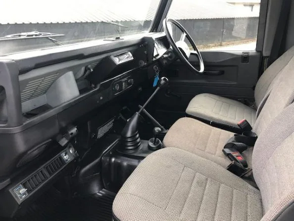 Land Rover ® 90 *Petrol - Exportable* (HPO)