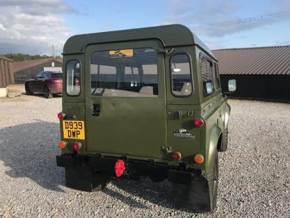 Land Rover 90 ® in Drab Olive (DWP)