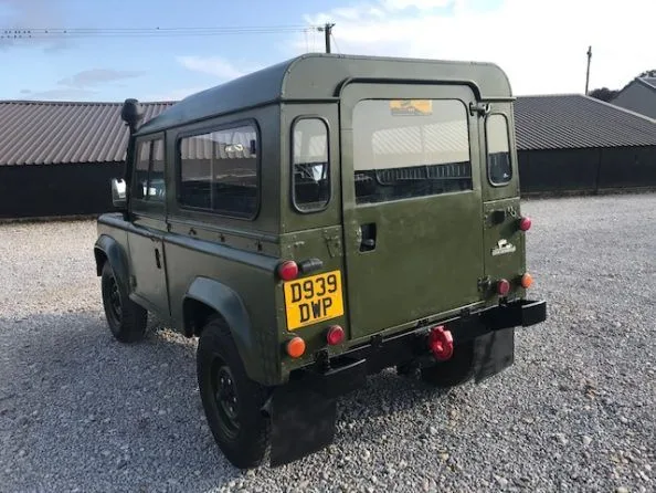 Land Rover 90 ® in Drab Olive (DWP)