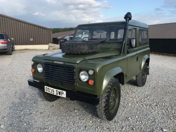 Land Rover 90 ® in Drab Olive (DWP)