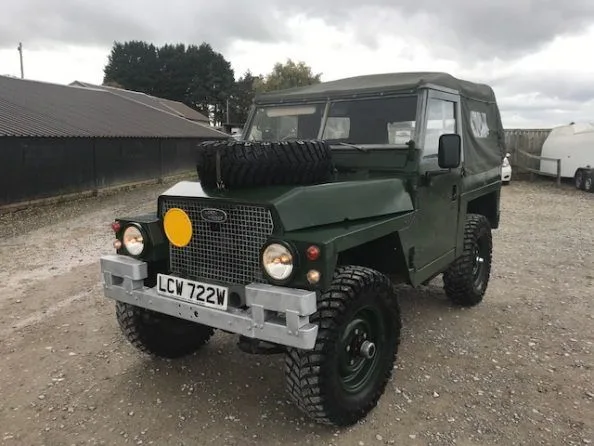 Land Rover® Lightweight in Drab Olive (1981)
