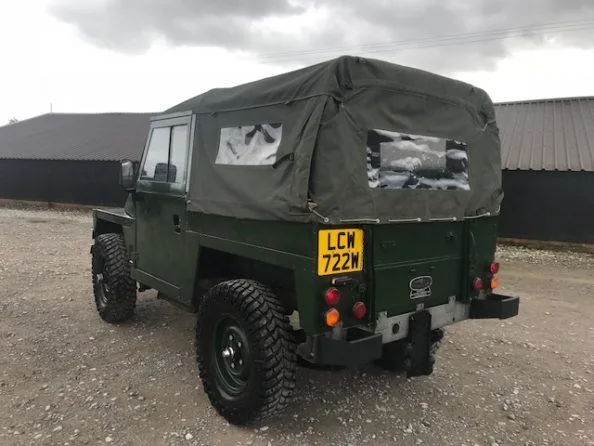 Land Rover® Lightweight in Drab Olive (1981)