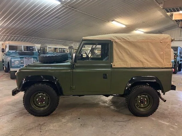 Land Rover® 90 *Power Steering & Soft-Top* (SRB)