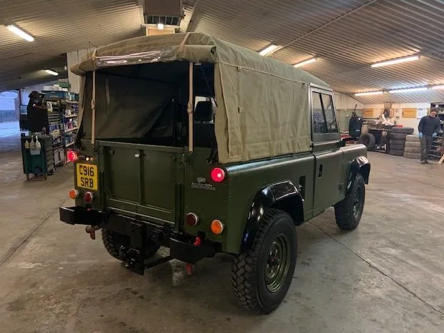 Land Rover® 90 *Power Steering & Soft-Top* (SRB)