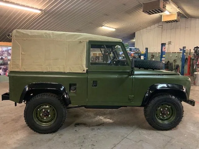 Land Rover® 90 *Power Steering & Soft-Top* (SRB)