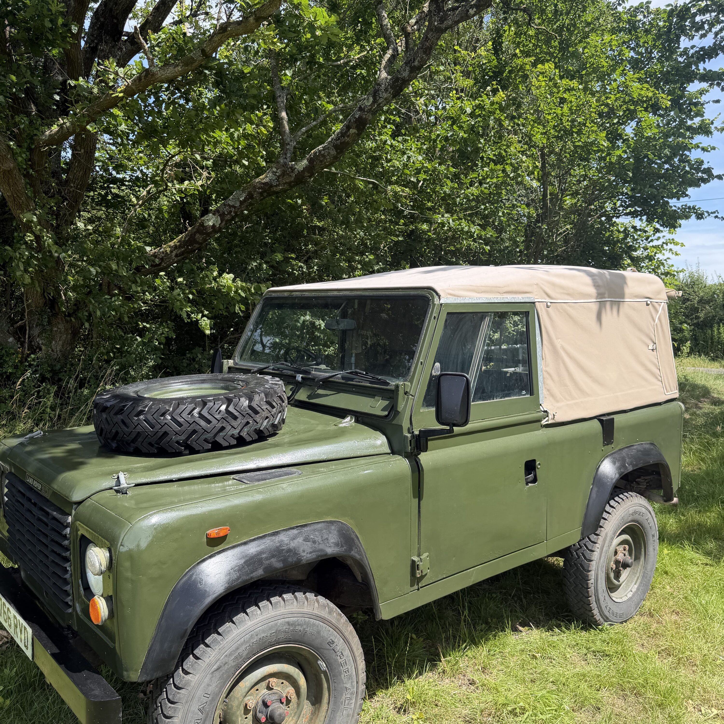 Land Rover® 90 *Galv Bulkhead Rebuild - 7 Seater* (RYD)
