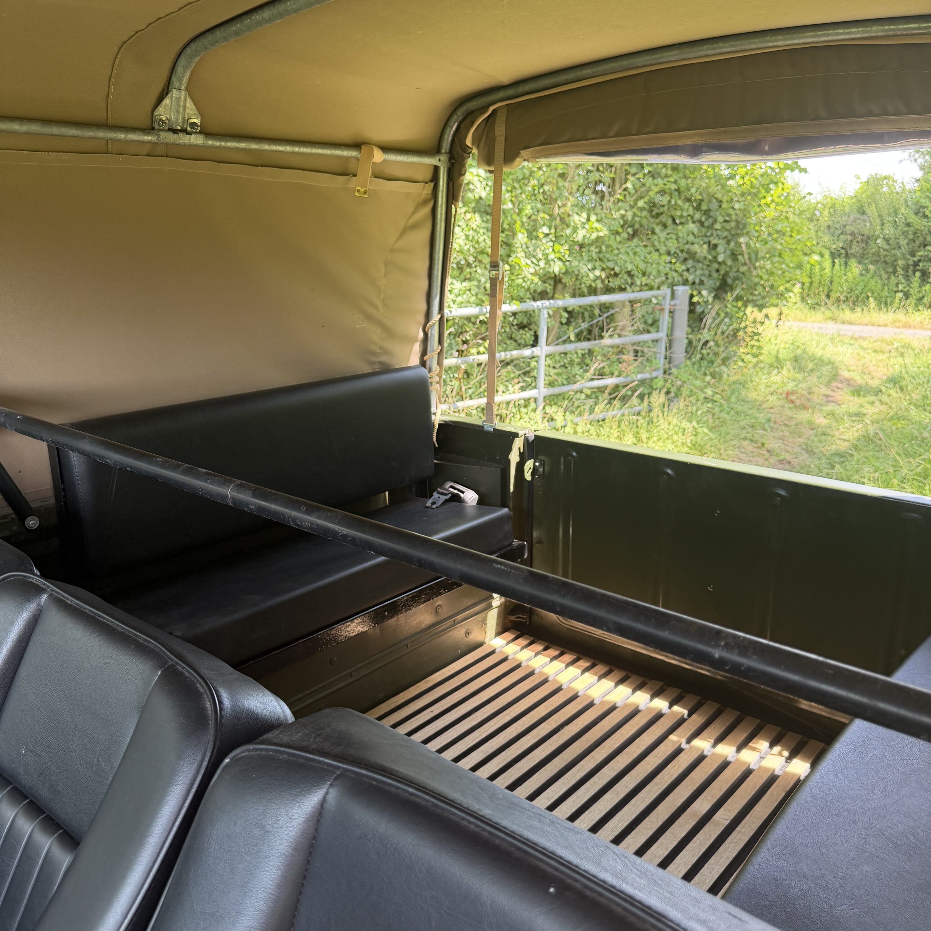 Land Rover® 90 *Galv Bulkhead Rebuild - 7 Seater* (RYD)