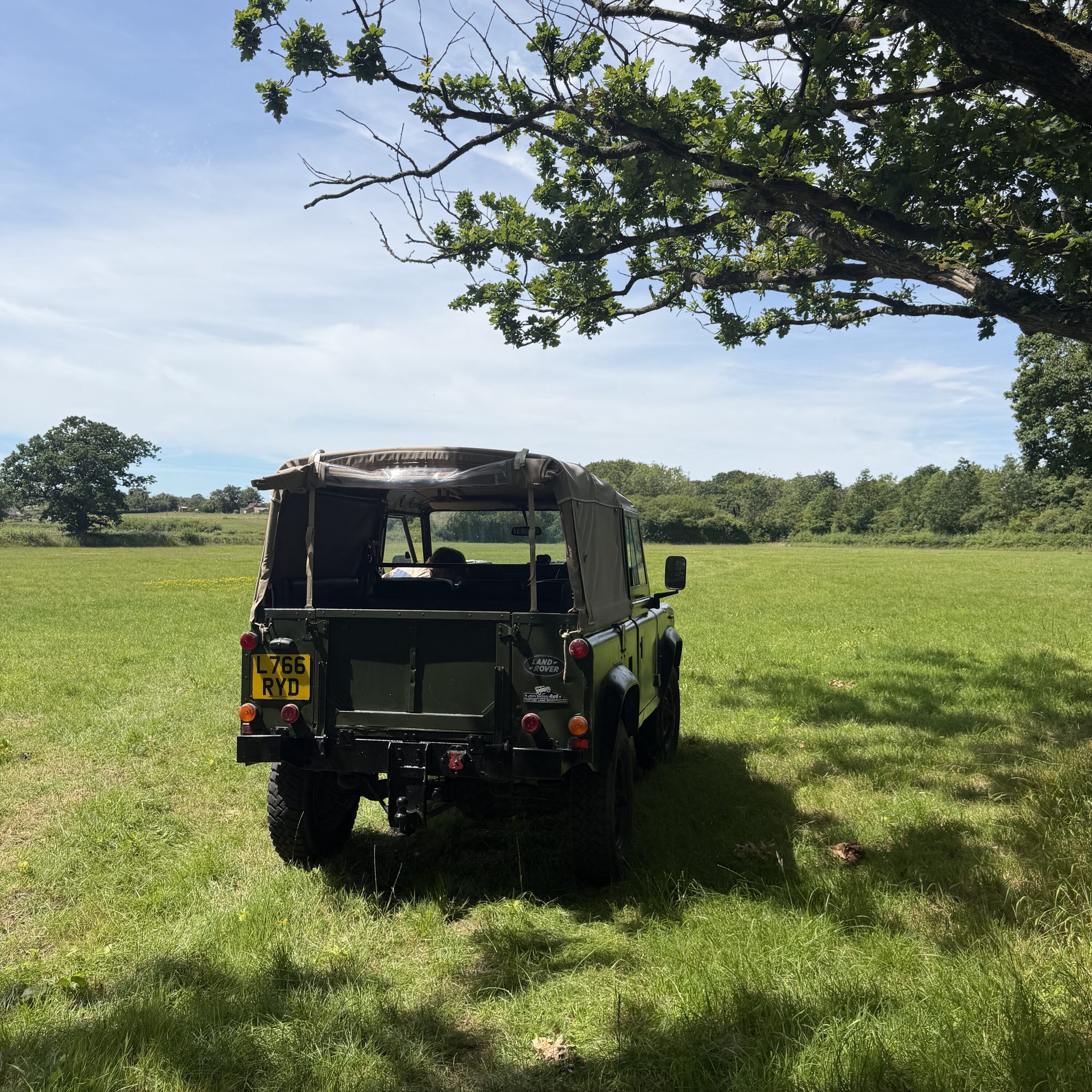 Land Rover® 90 *Galv Bulkhead Rebuild - 7 Seater* (RYD)