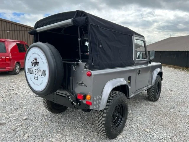 Land Rover® 90 *Petrol Ragtop* (SAJ)