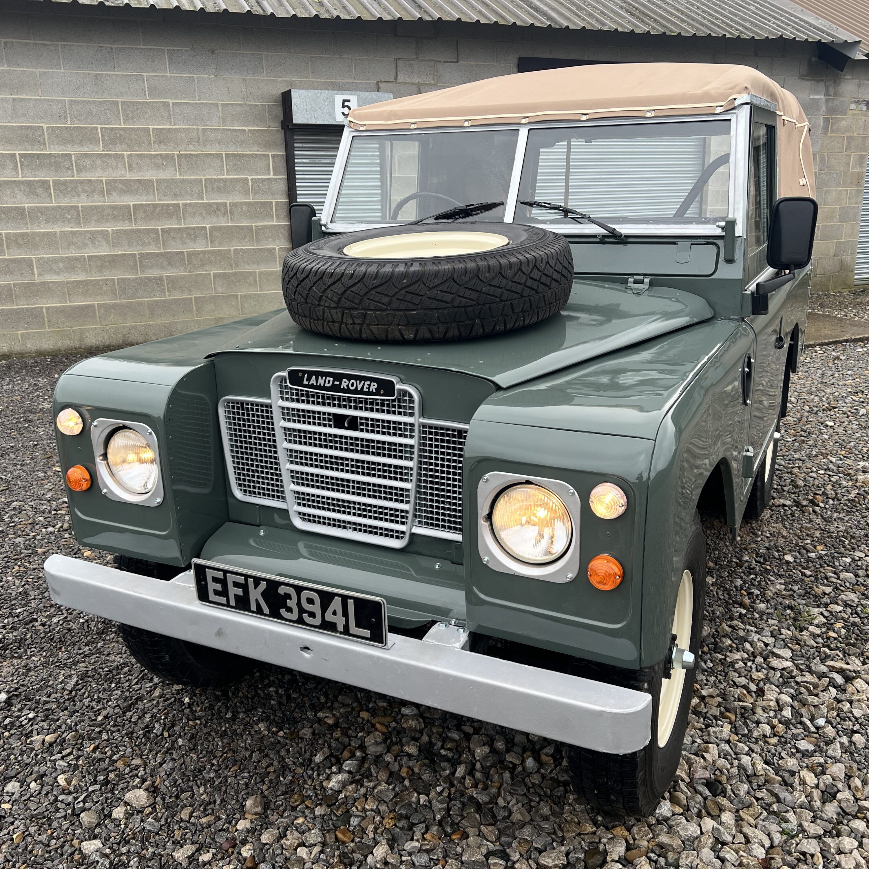 Land Rover® Series 3 *Deluxe Interior* (EFK)