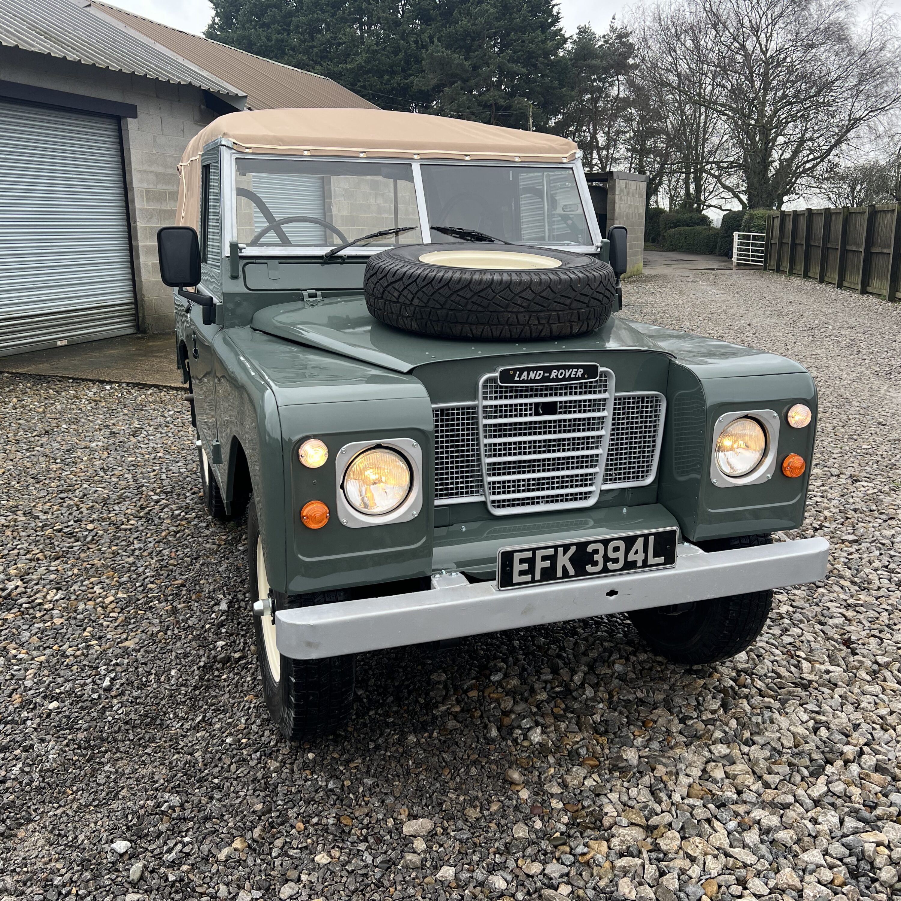 Land Rover® Series 3 *Deluxe Interior* (EFK)