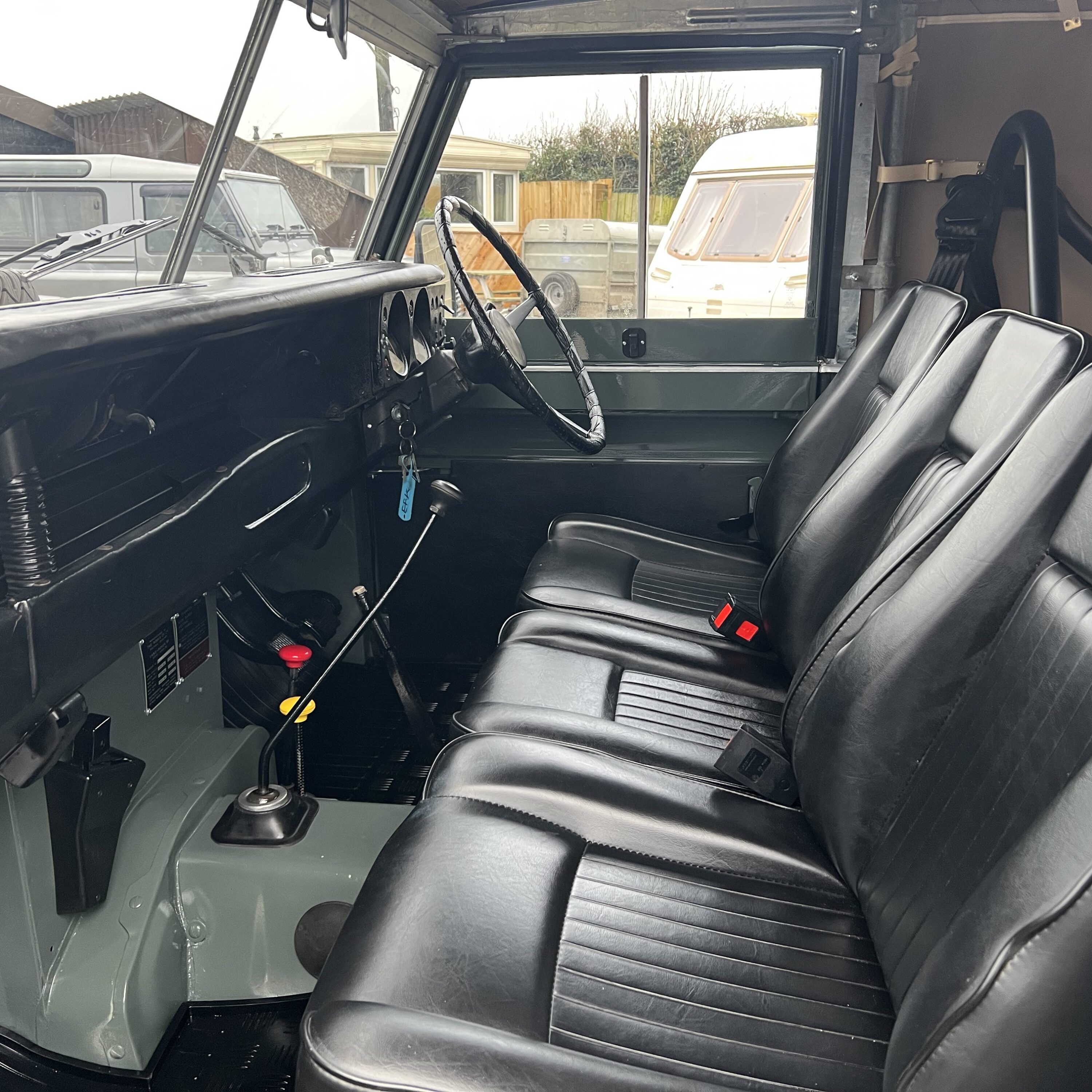 Land Rover® Series 3 *Deluxe Interior* (EFK)