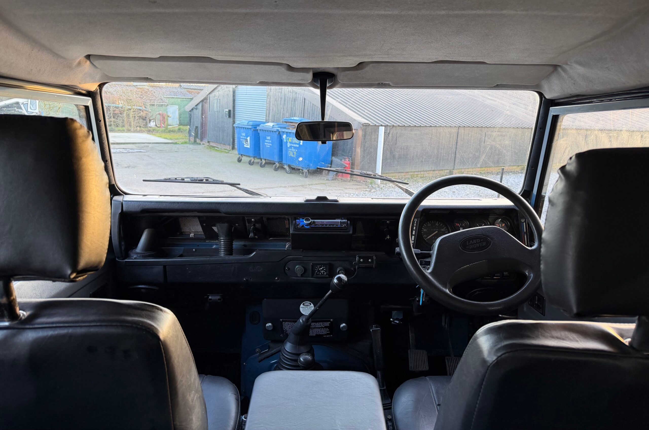 Land Rover® Defender 90 *200TDI& Power Steering - Station Wagon Configuration* (AVT)