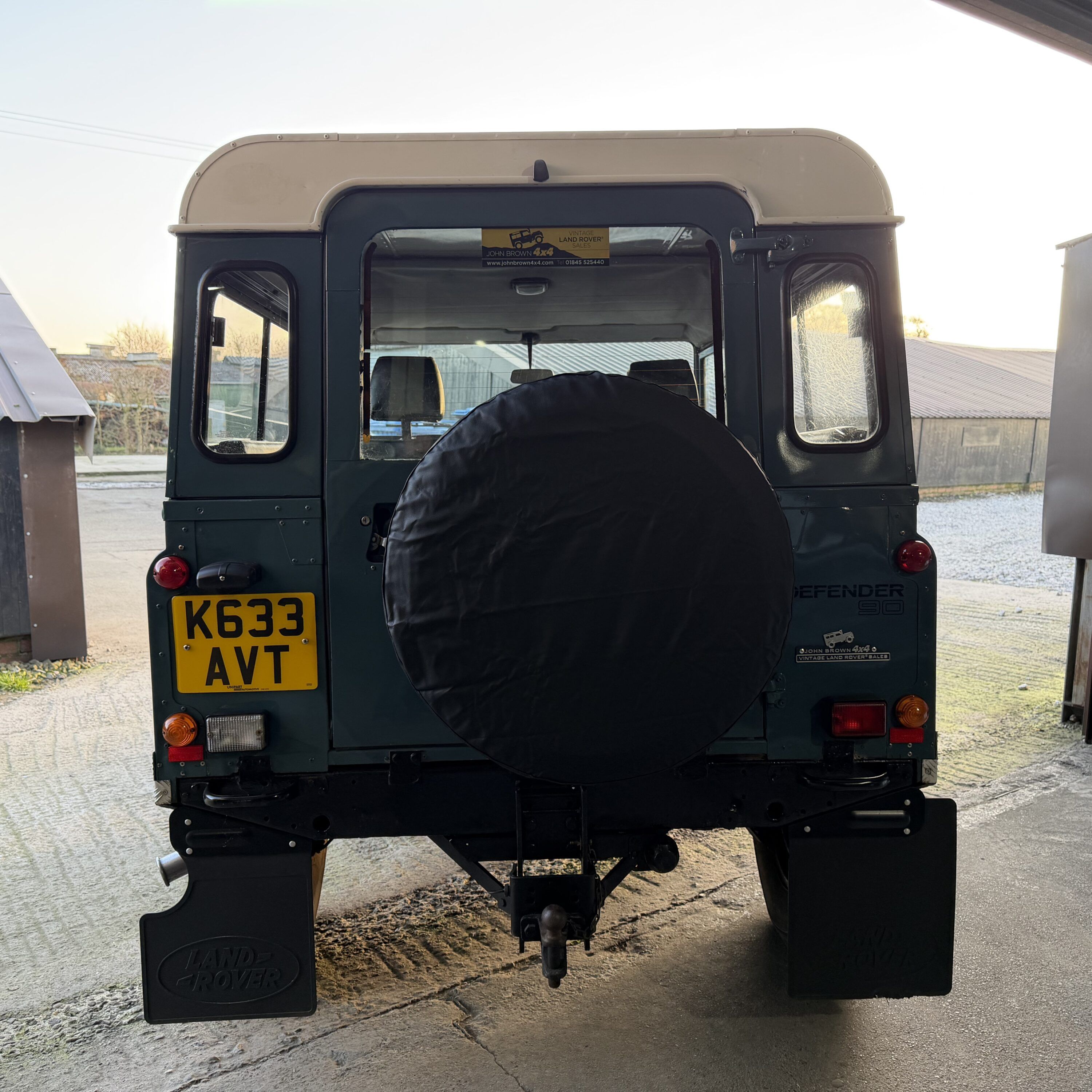 Land Rover® Defender 90 *200TDI& Power Steering - Station Wagon Configuration* (AVT)