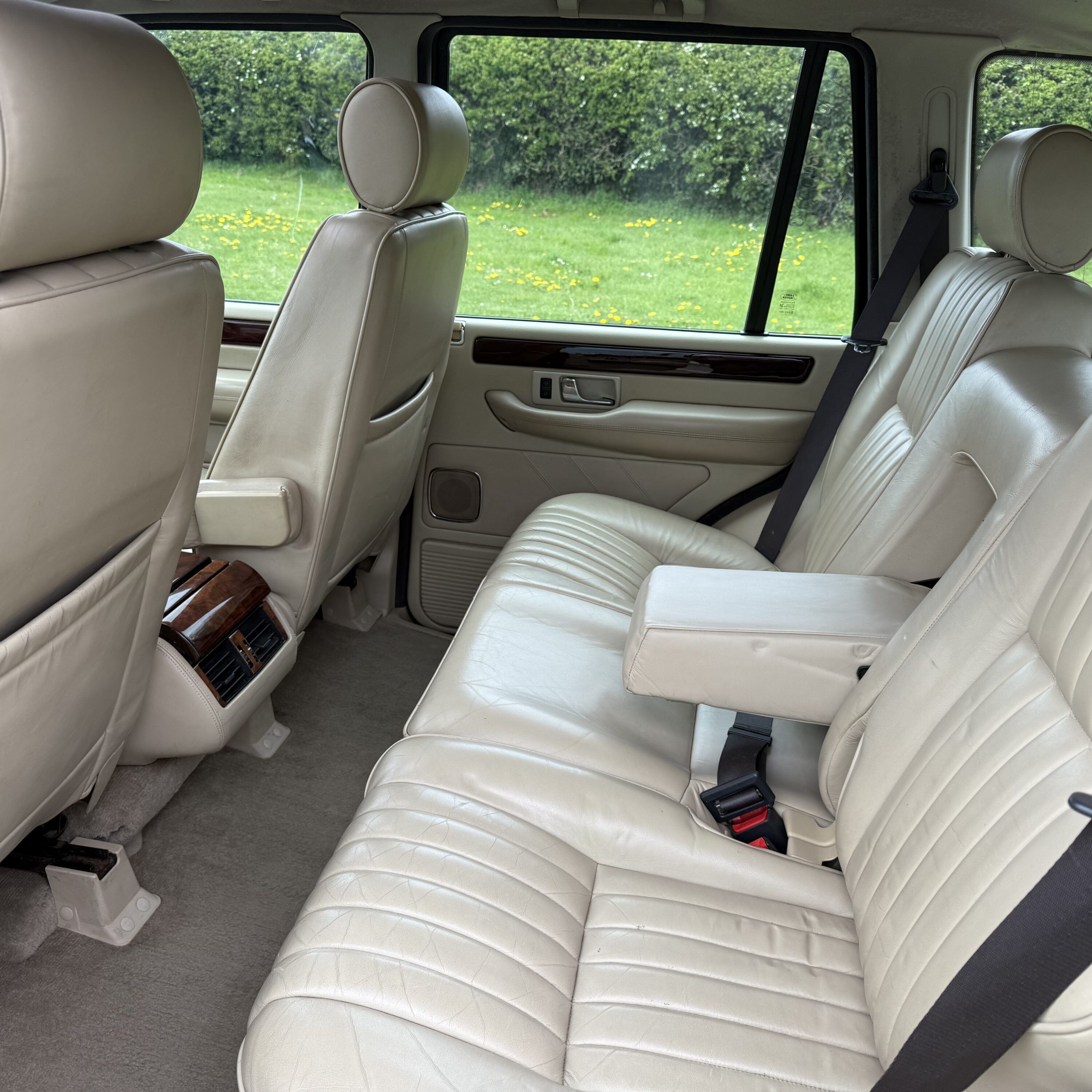 Land Rover® Range Rover P38 *4.6L V8 HSE – High Spec* (TBV) - interior