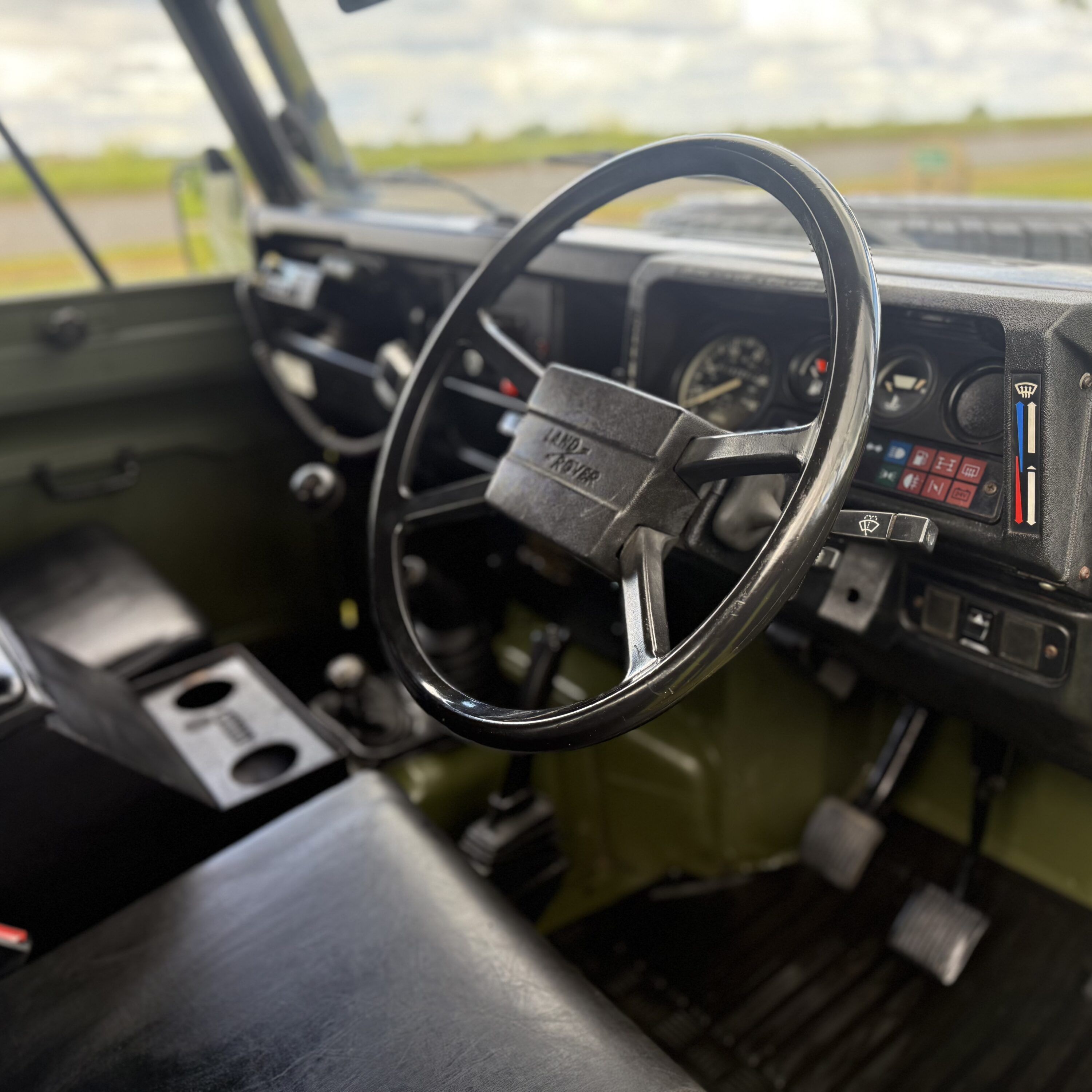 Land Rover®️ 90 *Imminent Tax & MOT Exemption* (XLM)