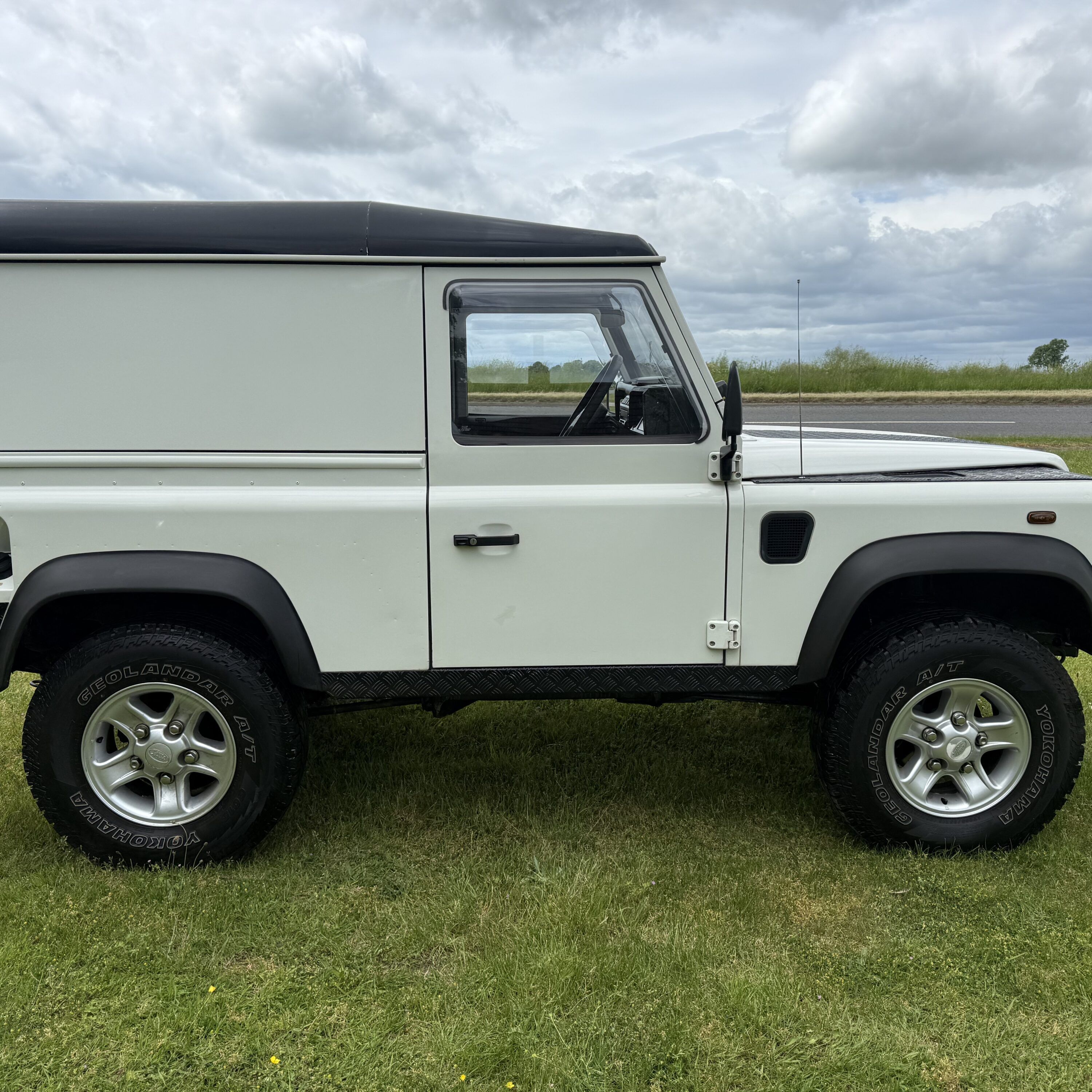 Land Rover® Defender 90 *Low Mileage TD5* (ECV)