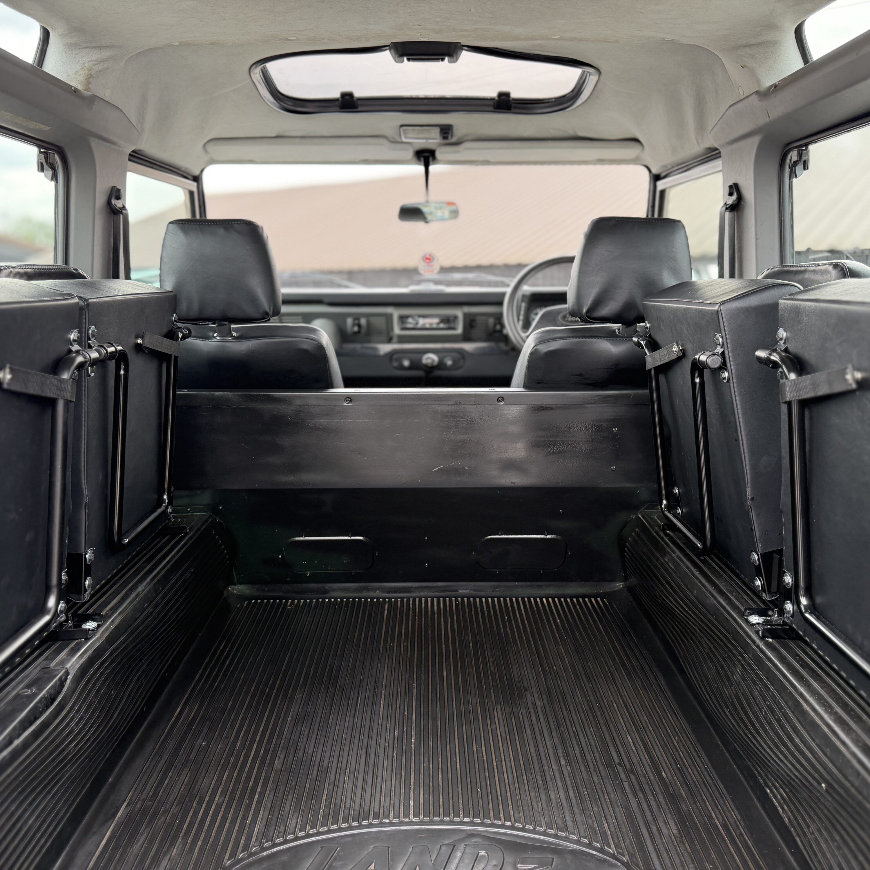 Land Rover® Defender 90 *Incredible Spec - Galv Chassis Station Wagon* (MGM)