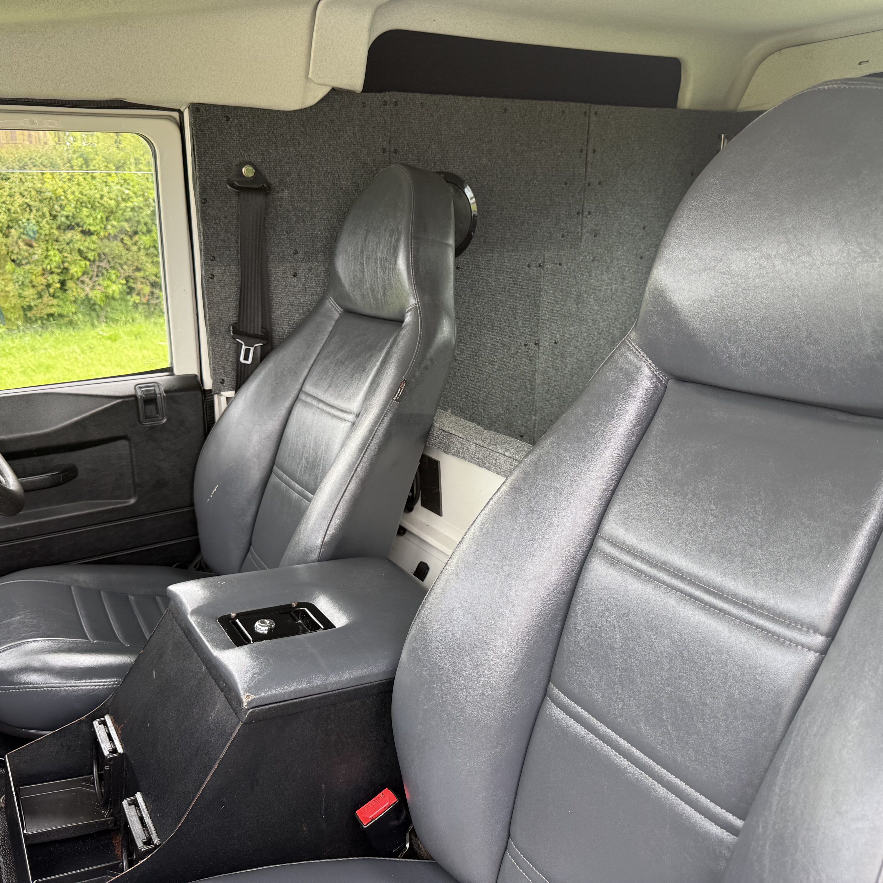 Land Rover® Defender 90 *Low Mileage TD5* (ECV)