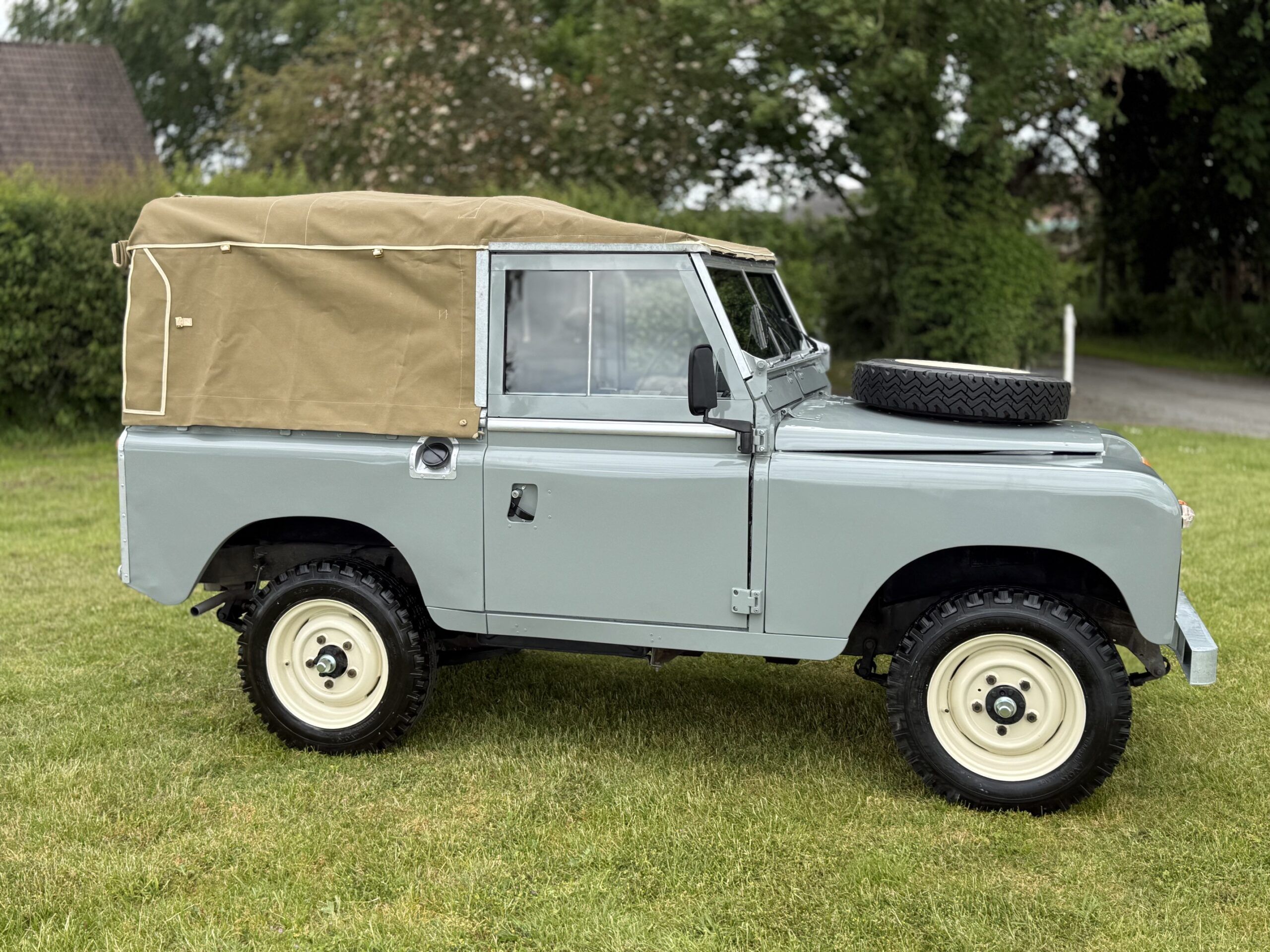 Land Rover® Series 2 *Galvanised Chassis - 7 Seater* (WSV)